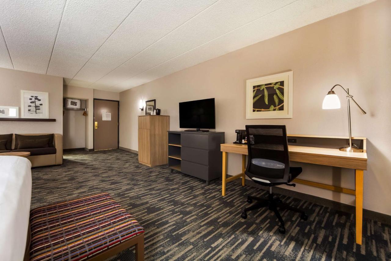 Hotel Wingate By Wyndham Lincoln Airport East Exterior foto