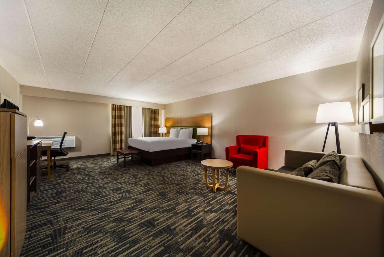 Hotel Wingate By Wyndham Lincoln Airport East Exterior foto
