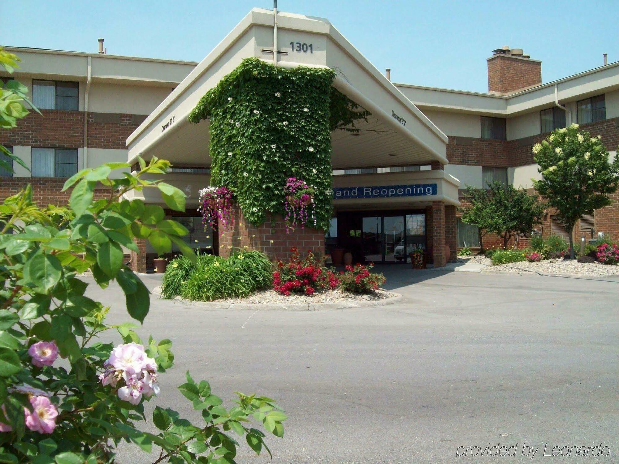 Hotel Wingate By Wyndham Lincoln Airport East Exterior foto